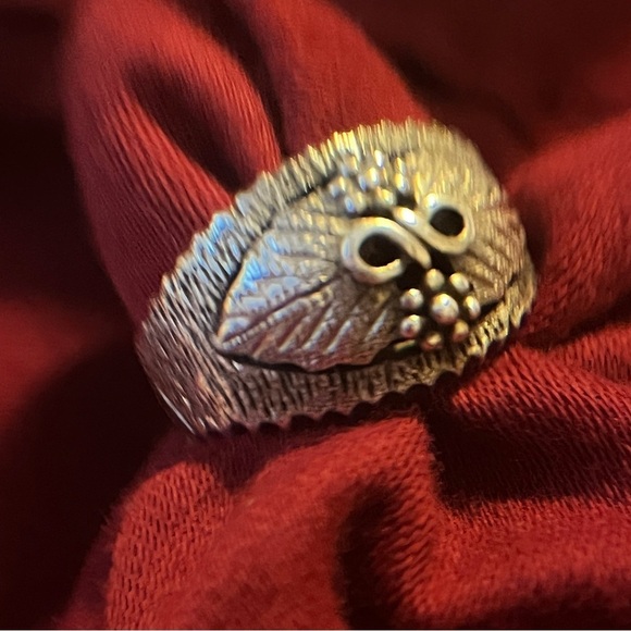 Thailand Sterling Silver Textured Vintage Hand Made Floral Ring Unique Size 8 - Picture 5 of 10